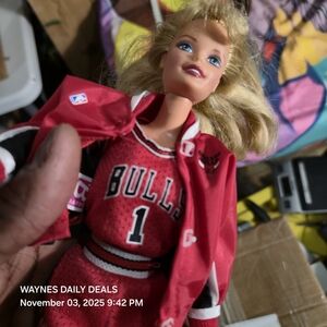 💥 Vintage 1998 Chicago Bulls Barbie Doll #1 – NBA Edition with Jacket & Uniform